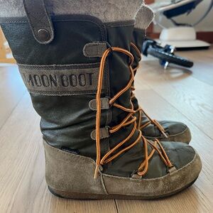 Moon Boot Olive and Beige Snow Boots